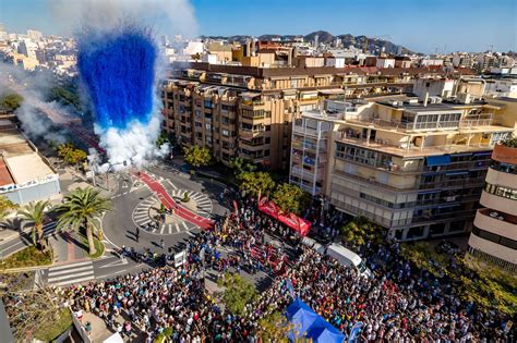 Primera mascletá de las Fiestas de Benidorm en honor a la Virgen del