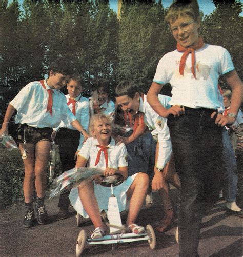 Thälmannpioniere Jungpioniere DDR Kinder Freie Deutsche Jugend DDR