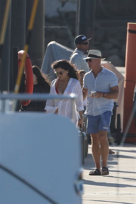 Jeff Bezos Nude Pics Sex Tape Leaked By Lauren Sanchez