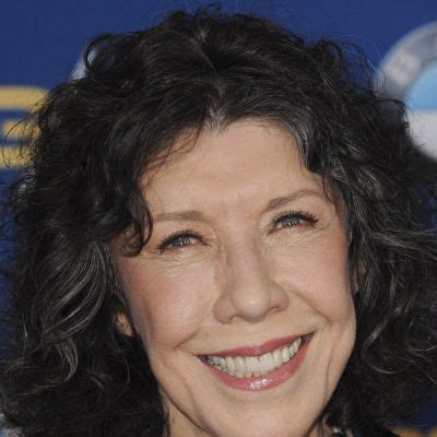 Lily Tomlin Age, Net Worth, Husband, Height, Weight, Ethnicity