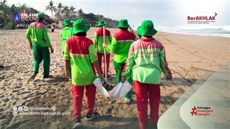 Tim Kebersihan Dinas Lingkungan Hidup Dan Kebersihan Kabupaten Badung