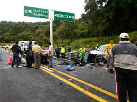 Accidente En Carretera Cuernavaca TepoztlÁn Deja 2 Muertos Y 4 Lesionados Zona Centro Noticias