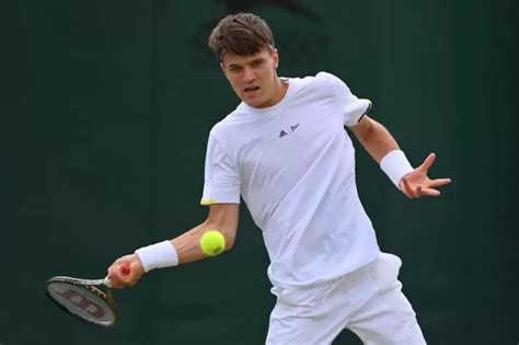 Teen Sensation Jakub Mensik Dominates US Open Tennis Scene