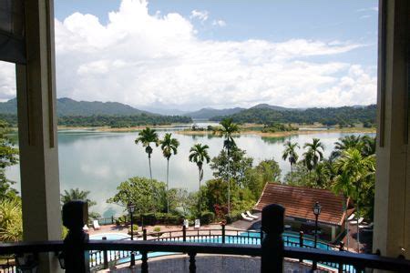 Tasik Kenyir (Kenyir Lake)