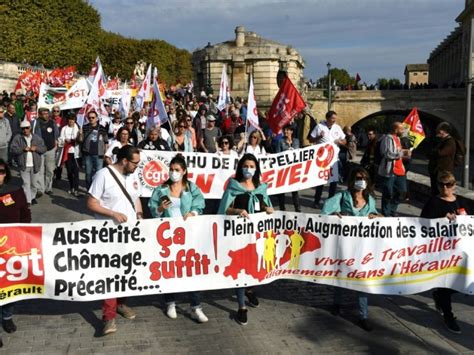 Retraités Salariés Et Fonctionnaires Dans La Rue Contre La Politique