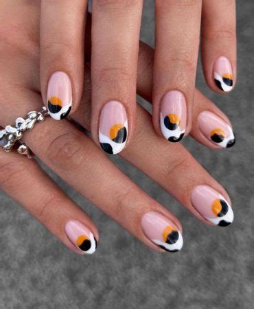 Chic Short Nail Art Designs For Maximum Style Abstract Tip Short Nails