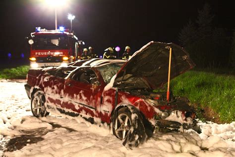 Waiblingen Bittenfeld Zwei M Nner Werden Bei Frontalaufprall Schwer