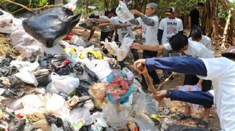 Bandung Darurat Sampah Pemuda Mahasiswa Ganjar Bangun Tempat