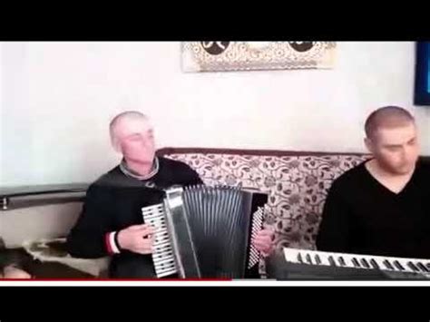 Игра на гармошке - YouTube