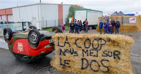 Galerie B Nestroff Blocus Des Producteurs Laitiers La Compagnie