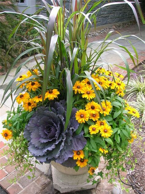 22 Beautiful Fall Planters For Easy Outdoor Decorations A Piece Of Rainbow