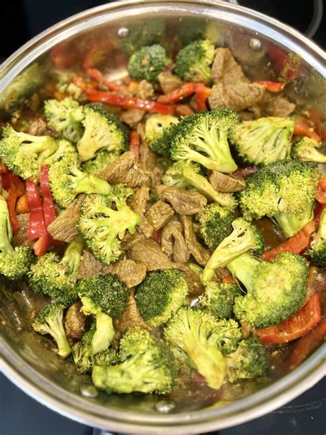 One-Pan Beef and Broccoli - Healing Slice