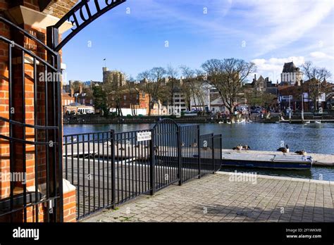 Thameside Windsor Hi Res Stock Photography And Images Alamy