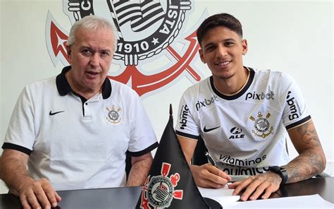 Corinthians Renova Contrato O Zagueiro Caetano