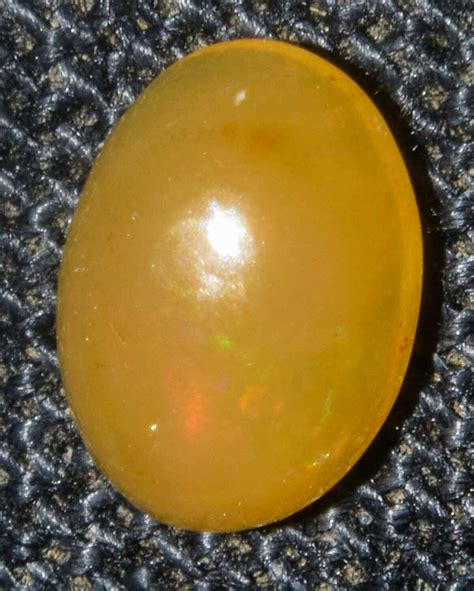 Orange Thiopischer Opal Feuer Welo Oval Schlicht Cabochon X Mm Ct