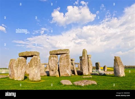 C Rculo De Piedra De Stonehenge Wiltshire Inglaterra El Famoso