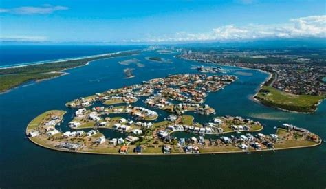 The Sovereign Islands Situated On The Gold Coast In Australia — Yacht