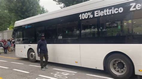 Mestre Il Bus Gemello Di Quello Coinvolto Nellincidente Arriva Al