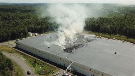 Crews battle fire at Monroe County warehouse | wnep.com