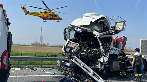 Tragedia Sullautostrada A Autista Anni Di Marene Morto Nel