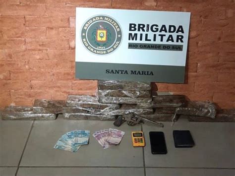 Após Fuga Bm Prende Homem Por Tráfico De Drogas E Porte De Arma De Fogo