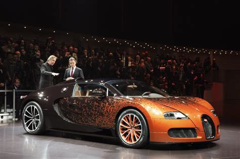 La Bugatti Veyron Grand Sport Bernar Venet Présentée En Marge Du Salon