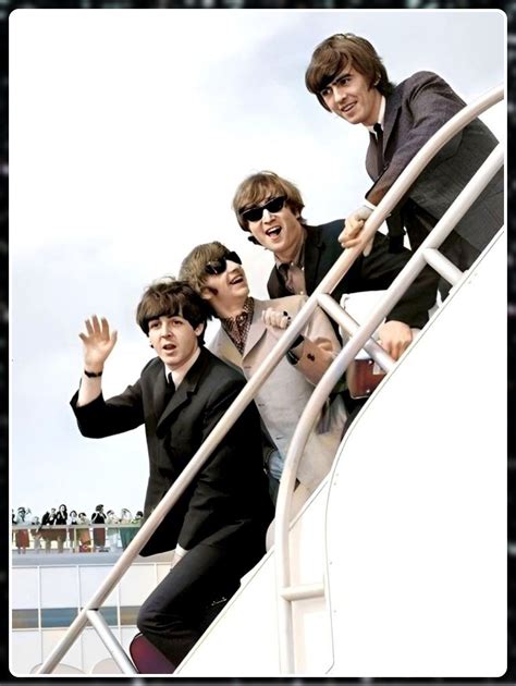 HollyWood Fan Club - The moment Beatlemania took flight! ️🎶 The Beatles