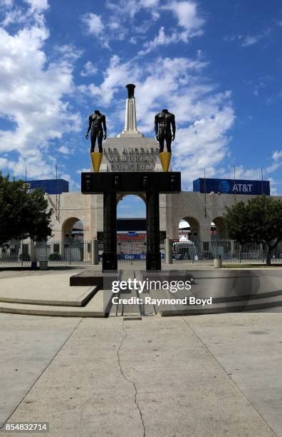 Gateway Memorial Arch Photos And Premium High Res Pictures Getty Images