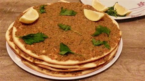 Easy Lahmacun Recipe Turkish Meat Pizza Lahmajoun Ramadan Iftar