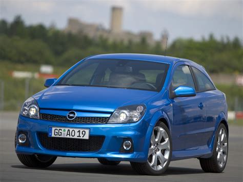 Car Pictures: Opel Astra OPC 2006