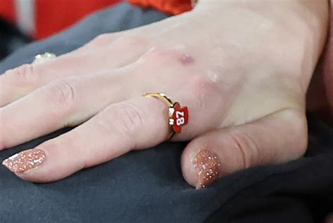 Donna Kelce gifted Taylor Swift the Travis Kelce jersey ring she wore to Chiefs vs. Ravens game