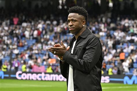 Vini Jr Recebe Homenagem Em Jogo Do Real Madrid Ap S Caso De Racismo