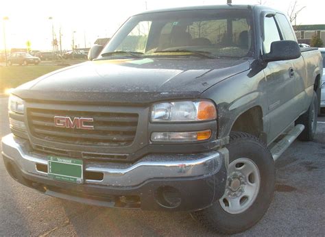 2006 GMC Sierra 2500HD SLT 4x4 Crew Cab 6.6 ft. box 153 in. WB 4-spd auto w/OD