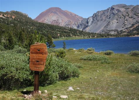 File:Hoover Wilderness sign at Summit Lake.jpg - Wikipedia, the free ...