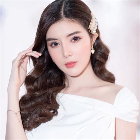 Lilly Luta hot girl sở hữu thân hình gợi cảm bốc lửa Ảnh gái xinh