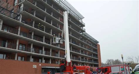 Zwarte Rookwolk Bij Brand In Flatwoning Nu Nl