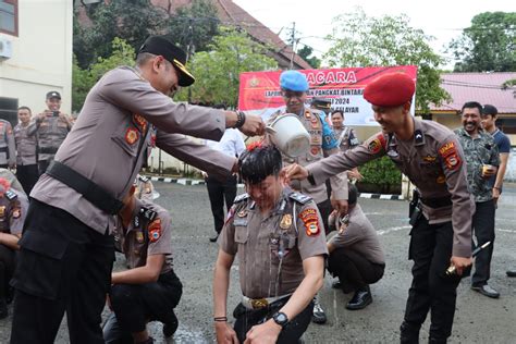 Personil Polres Selayar Naik Pangkat Di Hari Bhayangkara Ke