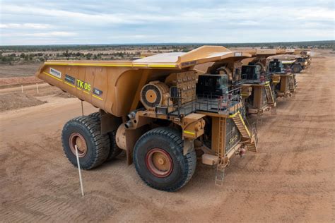 Bravus To Employ Smw Group Ultrahaul Truck Trays On Carmichael Cat 796