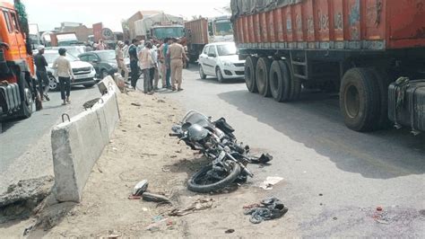 Major Road Accident In Delhi Jaipur Highway One Person Died In Clash Between Bus And Bike