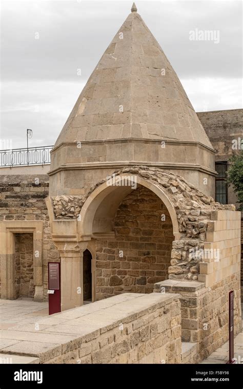 Tumba Del Siglo Xv Seyid Yahya Bakuvi Aka Derviche S Tomb En El