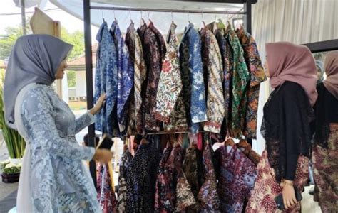 Jadi Generasi Keempat Perajin Batik Lasem Begini Cara Agar Tetap