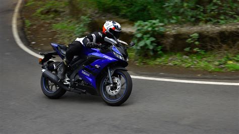 Yamaha Yzf R V Std Bike Photos Overdrive