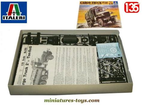 Le Kit Du Camion Militaire Gmc Cckw X Cargo Truck Par Italeri Au