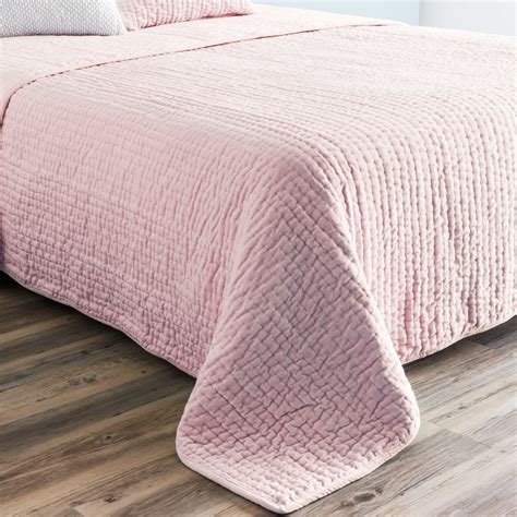 Pink Velvet Quilted Bedspread 240 X 260 Cm Maisons Du Monde