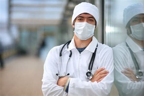 Doctor In Face Mask Stock Image Image Of Flue Medical 9522027