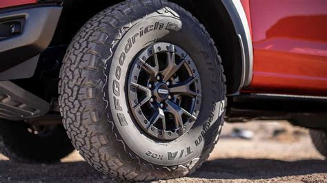 Ford Explains The Benefits Of The F 150 Raptors 35 And 37 Inch Tires