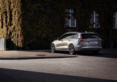 V Inscription In Pebble Grey Metallic Volvo Cars Global Media Newsroom