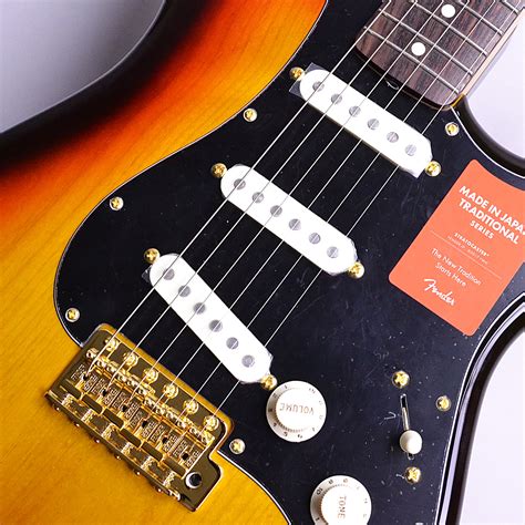 島村楽器 On Twitter パーツがゴールドになると一気に印象が変わりますね ´∀`bｸﾞｯ Made In Japan Traditional 60s Stratocaster