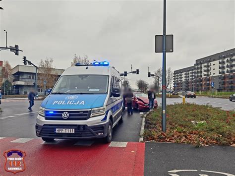 Zderzenie Na Skrzy Owaniu Al Bielskiej Z Ul Stoczniowc W Tychy Pl