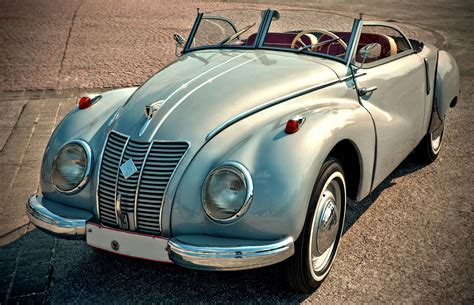 Gray Convertible Coupe · Free Stock Photo